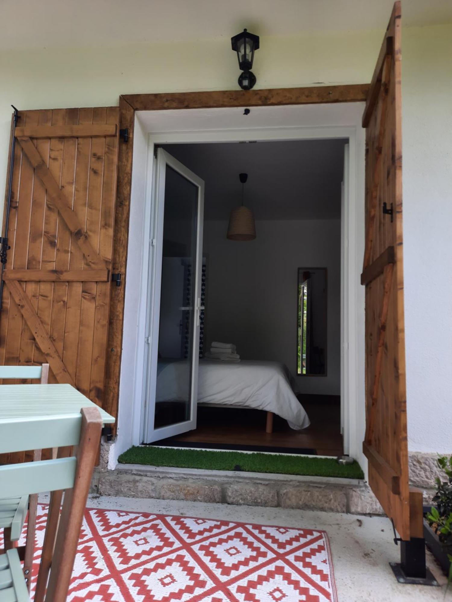 Le Jardin De Moulis, Saint Girons, Ariege, Pyrenees, Bed & Breakfast ภายนอก รูปภาพ